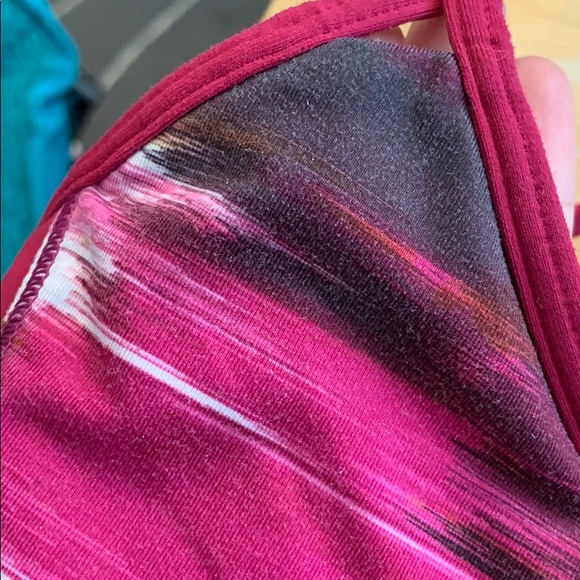 LULULEMON FREE TO BE BRA - SIZE 4 MAGENTA/PURPLE - Picture 3 of 3